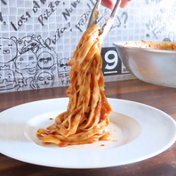 パスタソースにあうように麺の細さ、太さ、食感をかえて