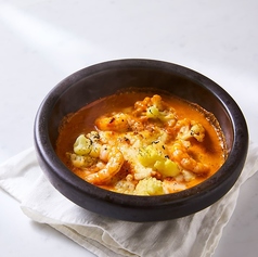 エビとカリフラワーのビスク風ドリア(ケチャップライス)