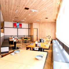 【集合・解散にも便利な好立地】仕切りのあるBOX席を完備！八潮駅すぐの好アクセス立地はお仕事帰りの飲み会にも便利です。お得な食べ飲み放題コースやクーポンも多数ご用意しておりますので、お客様にぴったりのものをお選びくださいませ！