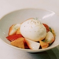料理メニュー写真&nbsp;花畑牧場ブラータチーズと季節フルーツ