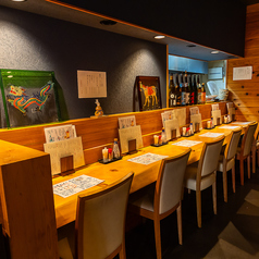 おひとり様やデートにおすすめのカウンター席♪ゆったりとお酒を楽しむのもおすすめです！