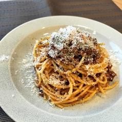 国産牛すじ肉と挽肉の贅沢ボロネーゼ