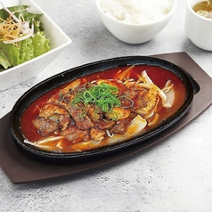 【旨辛】牛肉とホルモン鉄板焼き