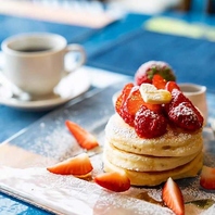 朝摘み苺のパンケーキ