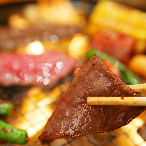 四条烏丸から徒歩3分。A4ランク以上の黒毛和牛、個室席多数の和風焼き肉屋