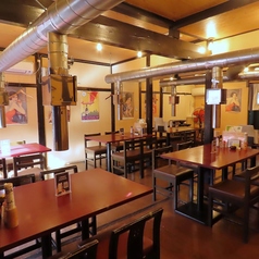 2階フロアは貸切OK！最大30名までご利用いただけます。コースでも、席のみでもOKなので、スタイルに合わせてご予約可能です！忘年会・新年会・各種宴会にぴったりの空間です◎