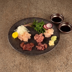 大和肉鶏の鶏刺し五種盛り