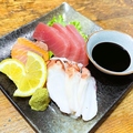 料理メニュー写真&nbsp;たこ、サーモン、まぐろの盛合せ
