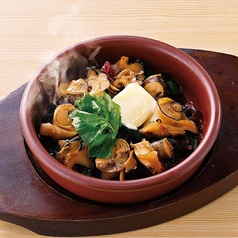 つぶ貝の醤油バター焼