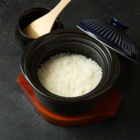 お肉を引き立てる「龍の瞳」の土鍋ご飯