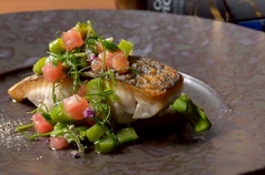 鰆(サワラ)のポワレ～春野菜のラビコットソース