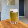 昼呑みできます！ちょい飲みにぴったりなレモン酎ハイ・ハイボール・瓶ビールとヤンニョムチキンやローストビーフなどの一品メニューもございます。お食事と合わせおつまみとご一緒にお愉しみいただけます。