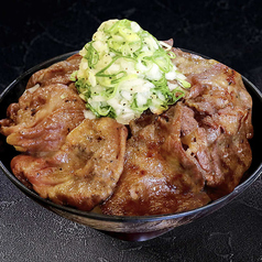 ねぎ塩牛タン丼