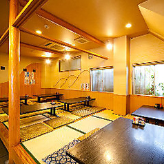 【4～8名様×3部屋】 靴を脱いでゆったりと寛いでお過ごしくださいませ。