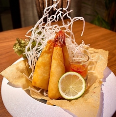 ぷりぷり海老とチーズの揚げ春巻き