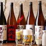 定番の生ビールや焼酎、日本酒など豊富に取り揃えております。お好みの1杯を心ゆくまで楽しんで◎