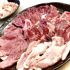 いろんなお肉を楽しめる◎盛り合わせメニューご用意！