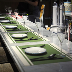 当店の特等席「バーカウンター」は全11席のご用意。特別なデートやおひとり様、気心知れたお仲間内で・・・等、さまざまなシーンにご利用いただけます。メキシコの風を感じながら、ごゆっくりご飲食をお楽しみください。