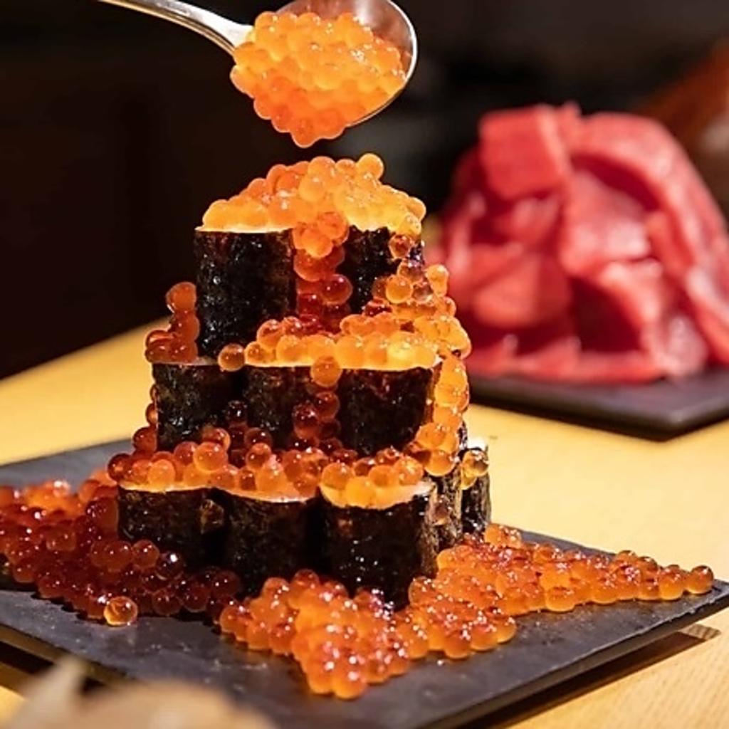 岐阜駅徒歩1分で焼き鳥と寿司食べ放題を個室で楽しむ和の隠れ家居酒屋。