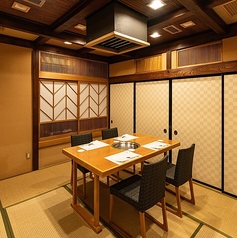 最大4名様までご利用いただけるテーブル座敷個室