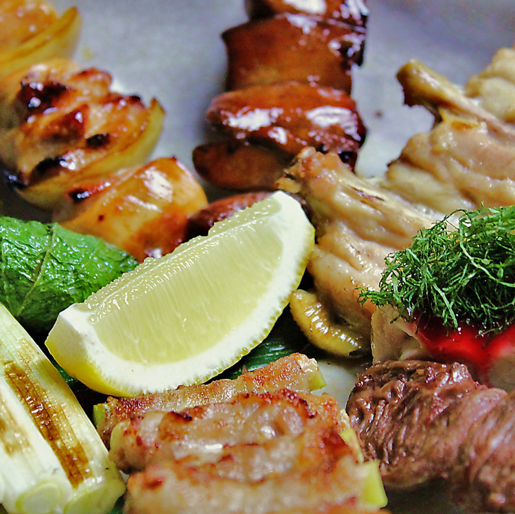 こだわりの串焼きも種類豊富にご用意！定番から日向屋自慢の創作串まで幅広くお愉しみいただけます。