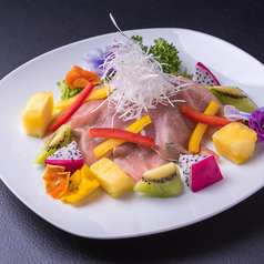 生ハムとフルーツのサラダ