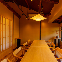 接待・会食に最適なゆったりとした半個室を完備