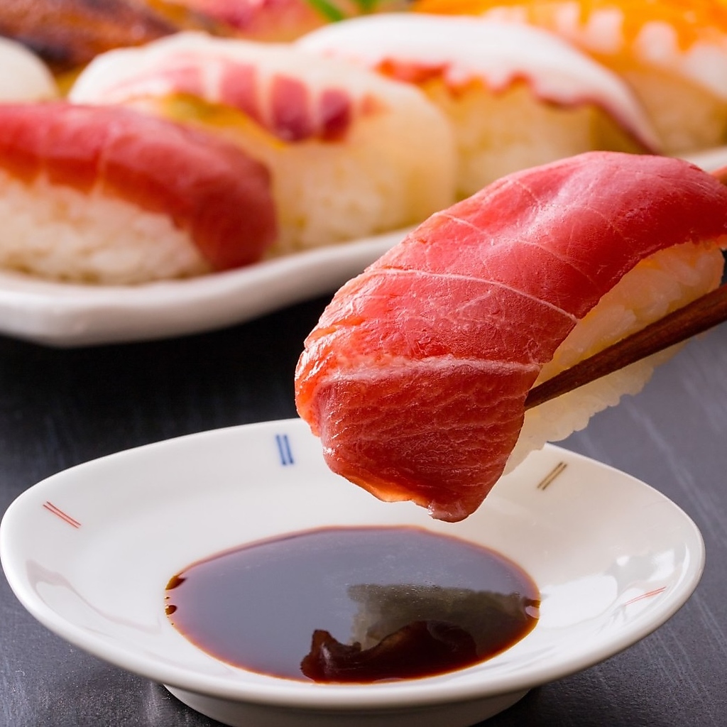 岐阜駅徒歩1分で焼き鳥と寿司食べ放題を個室で楽しむ和の隠れ家居酒屋。