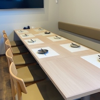 プライベート感あふれる空間で料理をお楽しみください