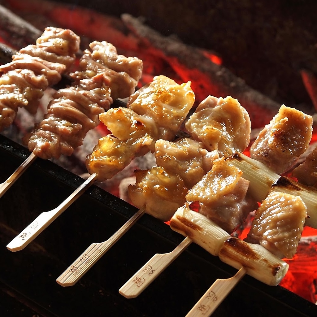 岐阜駅徒歩1分で焼き鳥と寿司食べ放題を個室で楽しむ和の隠れ家居酒屋。