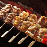 岐阜駅徒歩1分で焼き鳥と寿司食べ放題を個室で楽しむ和の隠れ家居酒屋。