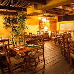 少人数~貸切パーティーもOK!最大250名OKの広い空間には、お席の種類も豊富です。