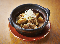 群馬県産やまと豚もつ煮                                              Pig simmered with organ meat 