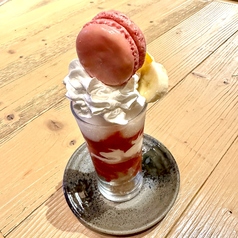 マカロンのパフェ
