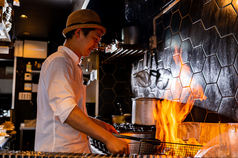 藁焼き酒場月夜に遊ぶ。の雰囲気2
