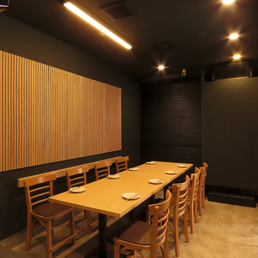 牡蠣と鉄板料理酒場 まめの雰囲気1