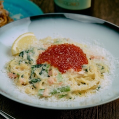 スモークサーモンといくらのレモンクリームソース