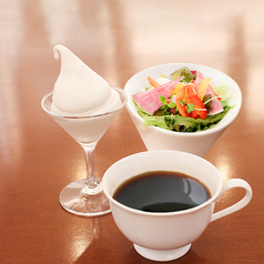 ランチセット(サラダ+ドリンク+ミニソフトクリーム)