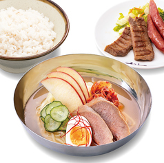 牛たん盛岡冷麺と牛たん焼ソーセージ定食