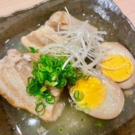 多彩な味わいの鉄板焼きと豊富な料理を堪能◎