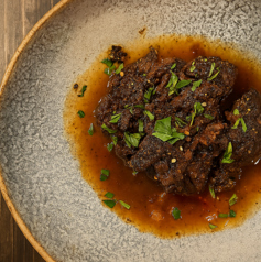 沖縄黒毛和牛 すね肉のペポーゾ