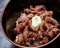 まかないスジ牛丼