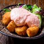 当店名物の長芋のコロッケ明太マヨソース♪１人で１皿食べちゃう方もいらっしゃいます！