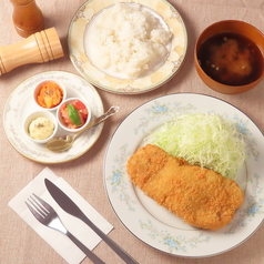 ラードで揚げた、ポークカツレツの写真