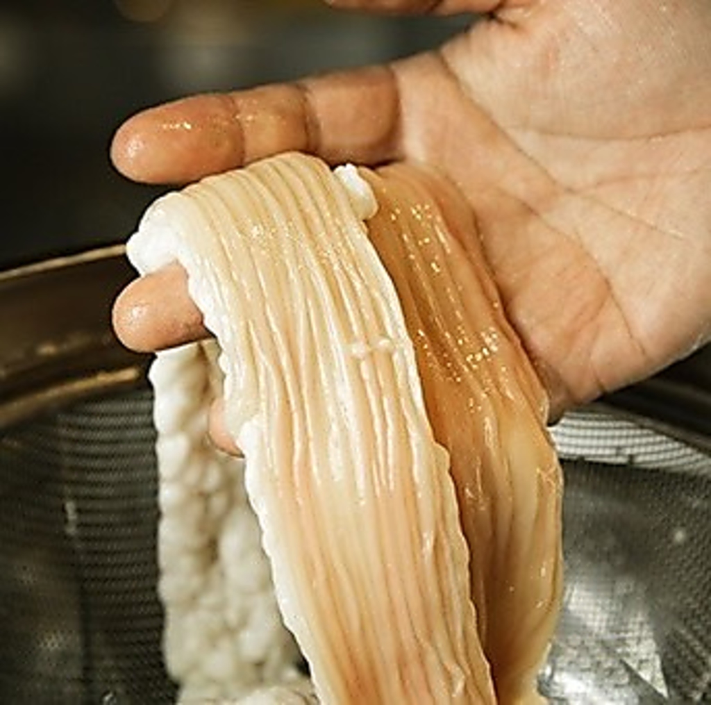 ホルモン屋を営んでいるからこそ、鮮度には自信のホルモンです。