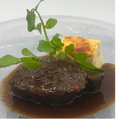 国産牛ほほ肉の赤ワイン煮込み