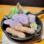 ビールに良く合う！ジューシーなソーセージ盛り合わせ♪