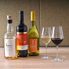 料理に合うワインをグラスやボトルでどうぞ♪