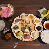 季節ごとの新鮮な食材をふんだんに使用した料理を楽しむ