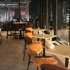 【テーブル席：2名様×4卓】